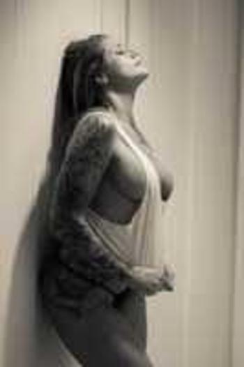 Sami, 40  female escort, Fredericksburg