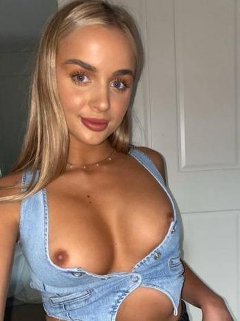 carla, 24  female escort, Fredericksburg