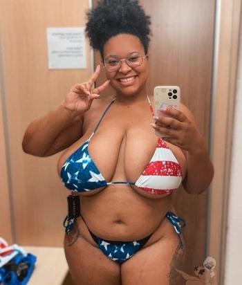 Yesmin, 32  female escort, Fredericksburg