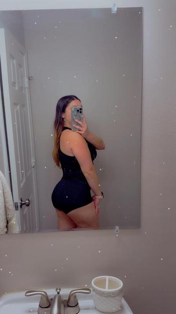 Natalie, 26  female escort, Fredericksburg