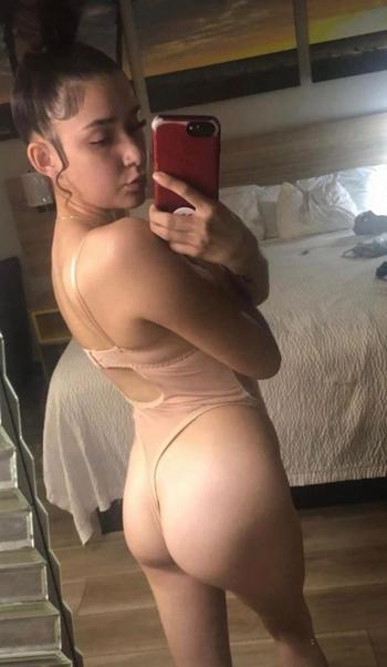 Rubi, 25  female escort, Fredericksburg